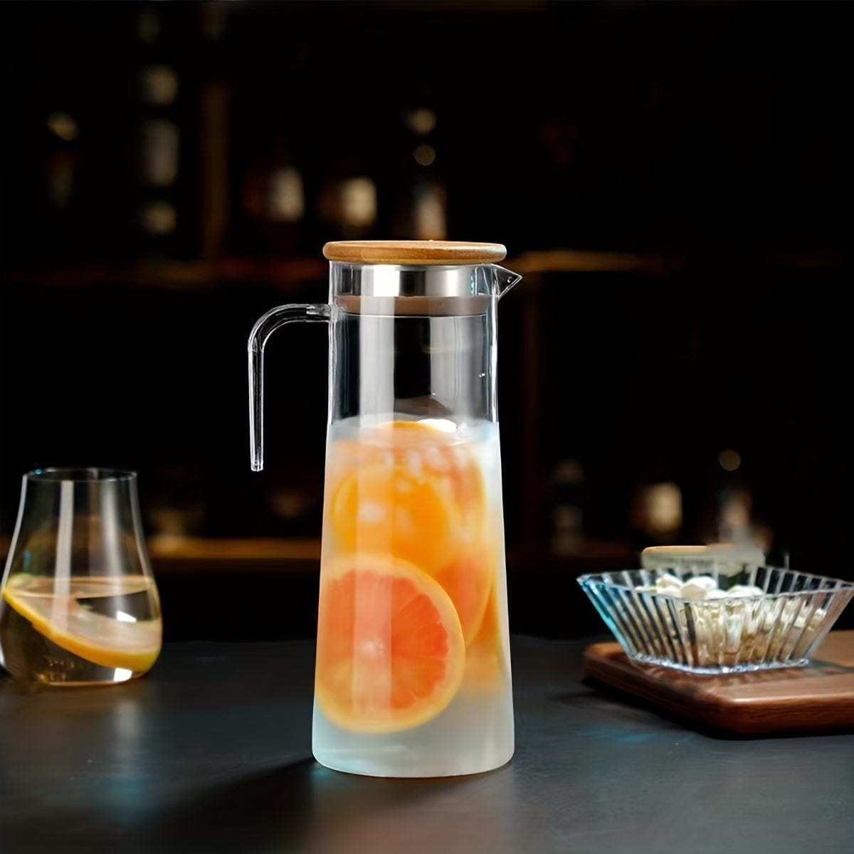 Ju Carafe med lock, 1600ml/2000ml, i plast, för Bubble Tea och andra sommardrycker.